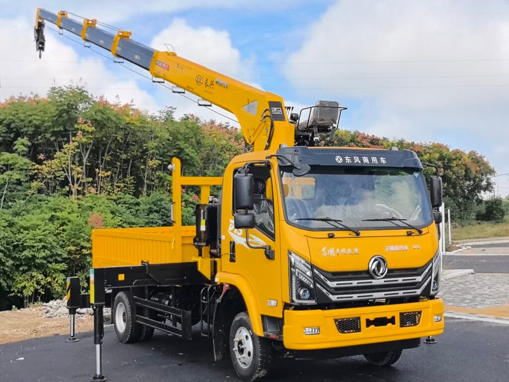 Heavy-Duty Blue License Dongfeng D1S Crane Truck | Yuchai 180HP | Changxing 7T 5-Section Boom Crane——Vehicle specification parameters